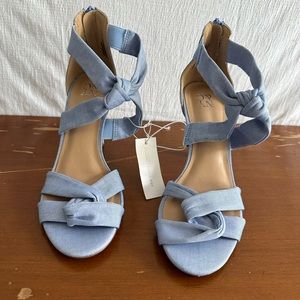 NY & Co - Cornflower Color Fabric Heel
